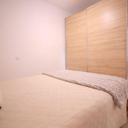 Barrio De Triana - Bidasoa Facil Aparcamiento Siviglia Esterno foto